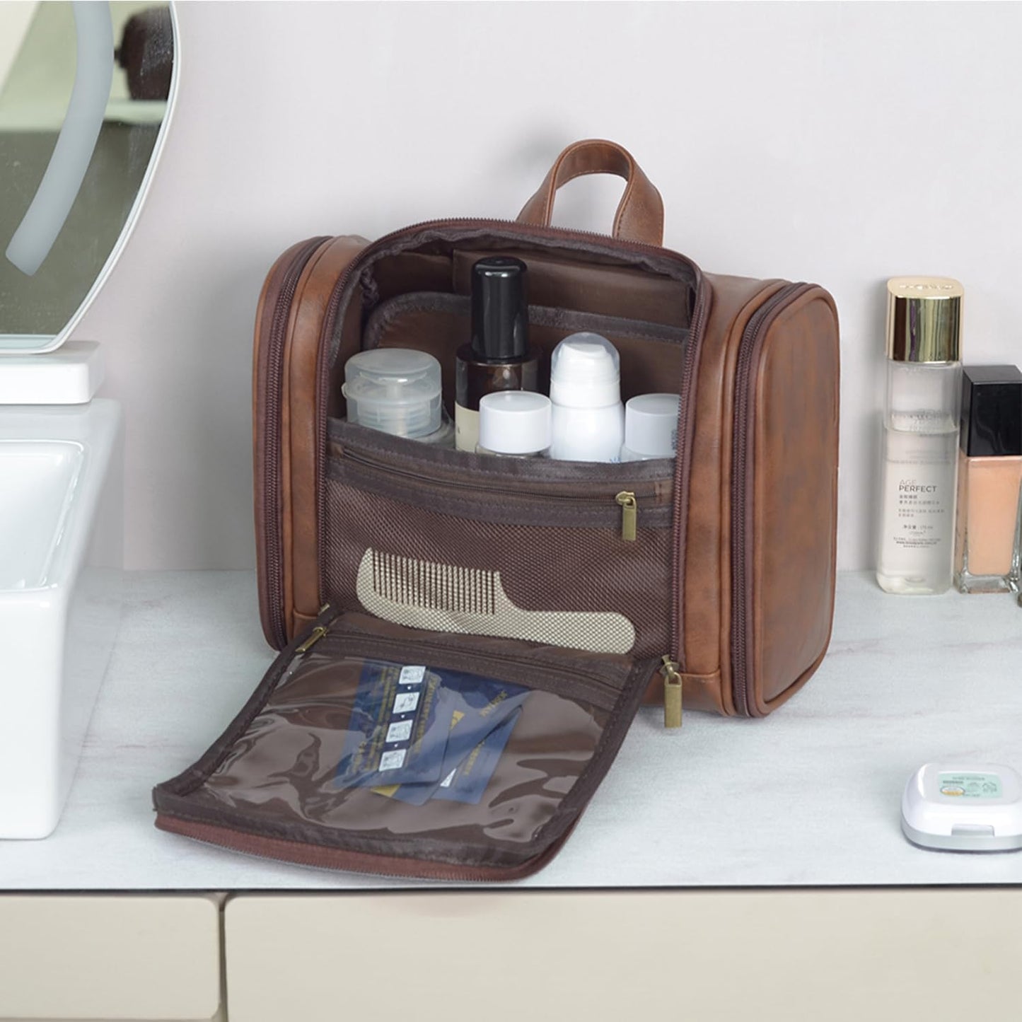 Personalized Leather Toiletry Bag for Women and Men Hanging Makeup Bag Travel Dopp Kit Bathroom Shaving Bags Gift for Fathers Men Boyfriend