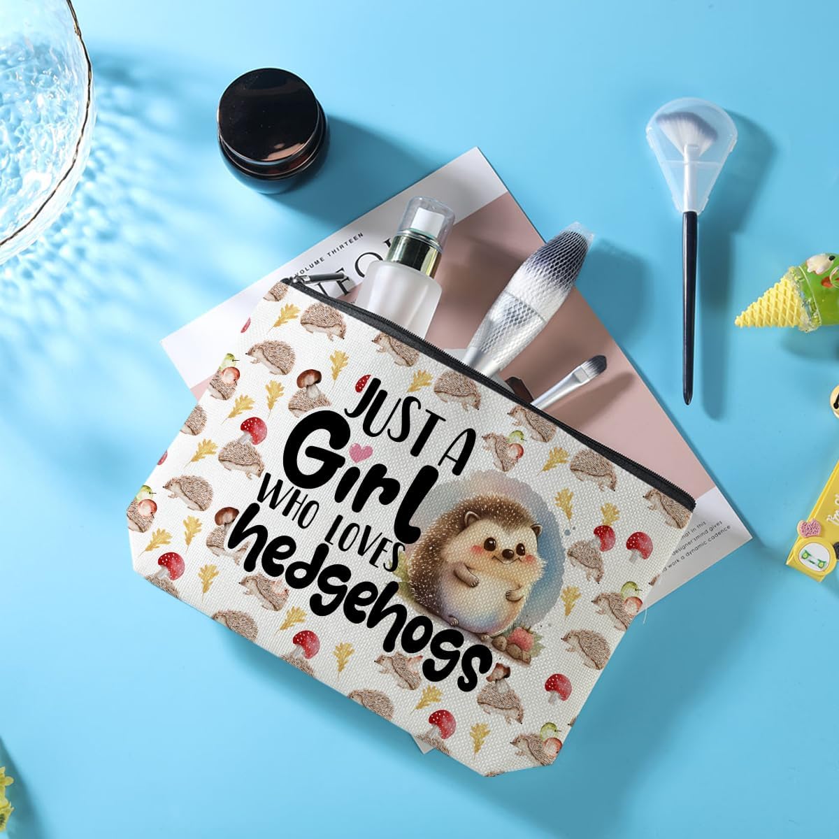 Azteoiz Hedgehog Gifts Stuff Makeup Bag Hedgehog Animal Lovers Gifts for Women, Graduation Friendship Birthday Gift for Girls Friends Daughter Cosmetic Bag Zipper Pouch