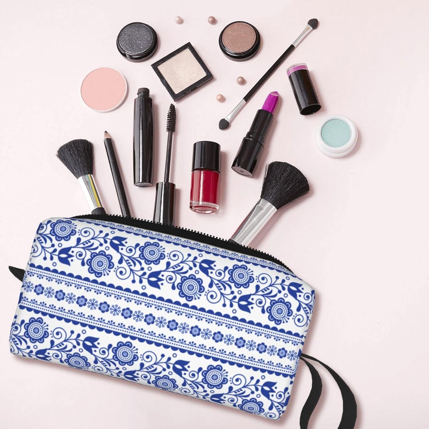 Folk Art Blue-White Floral Makeup Bag Small Compact & Durable Boho Travel Cosmetic Bag Organizer Oxford Fabric Multi-Purpose Storage Perfect for Travel, Gym, Daily Use