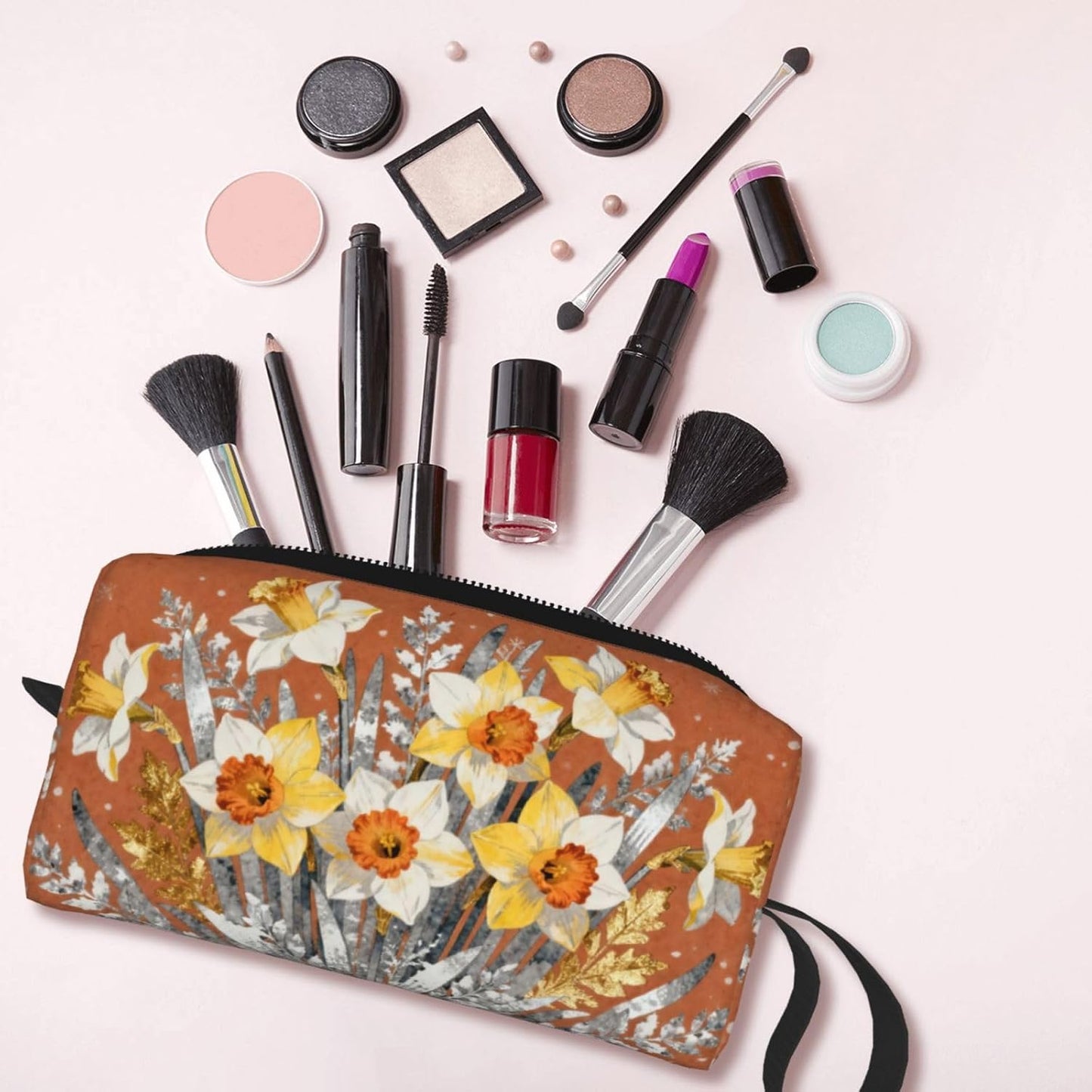 Watercolor Daffodil Bouquet Makeup Bag Organizer Compact & Durable Flower Travel Cosmetic Bag Oxford Fabric Impact-Resistant Multi-Purpose Storage Perfect for Travel, Gym, Daily Use