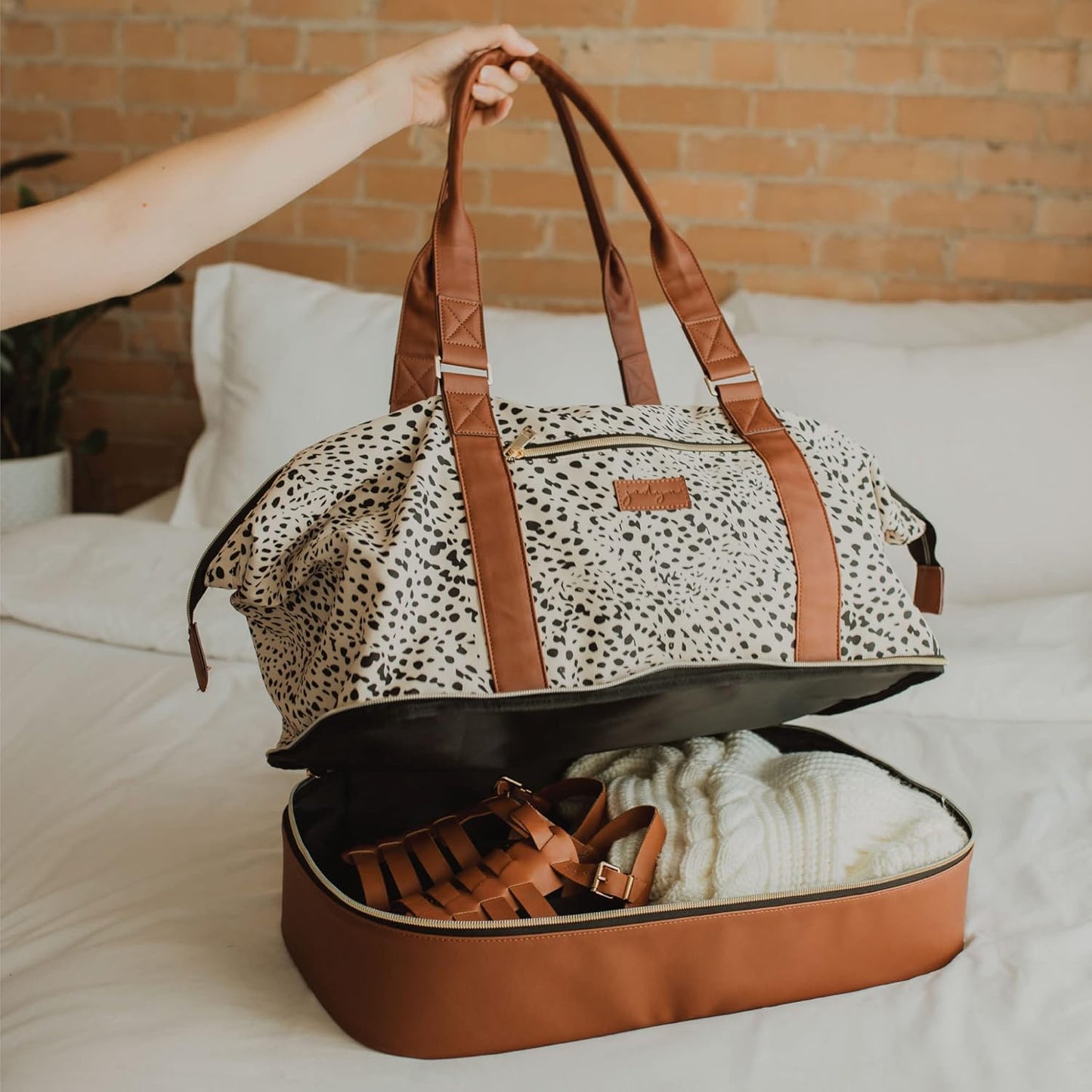 Jadyn Florence Structured Duffle Bag, Weekender Bag for Women, Carry-on Bag for Overnight and Weekend Travel, Large 45 Liter Capacity with Tote Handles (Cheetah Spot)