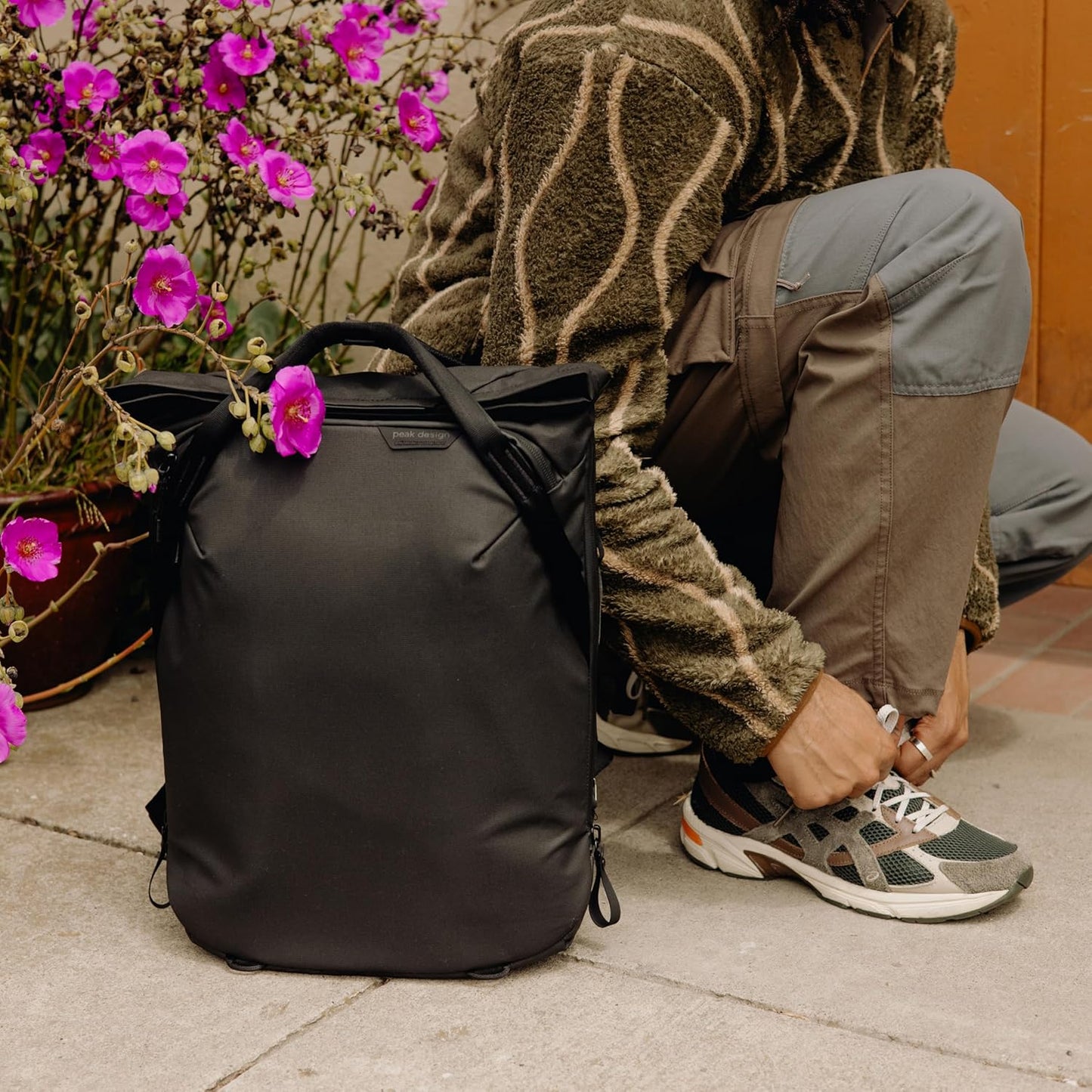 Peak Design Everyday Totepack 20L, Black, Weatherproof Shell, Top and Side Access, FlexFold Dividers, Laptop Sleeve, Internal Pockets, Backpack or Hand Carry, Versatile Tote Bag for Women and Men