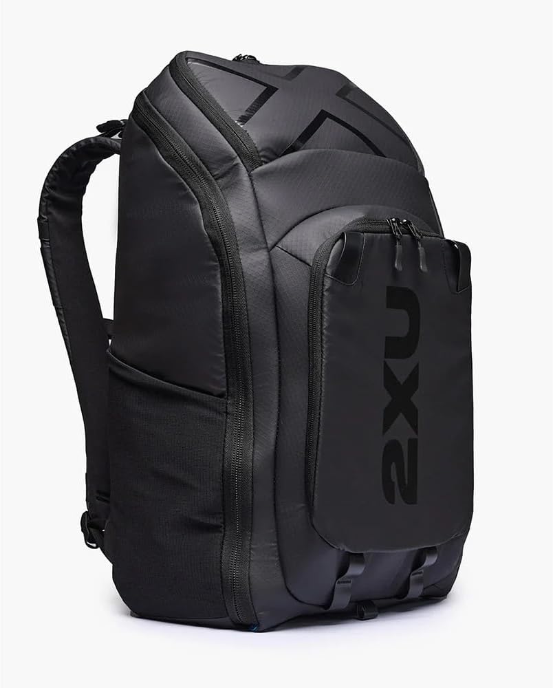 2XU Transition Backpack - Secure Storage Bag for Swim, Run, Bike Clothing - Black