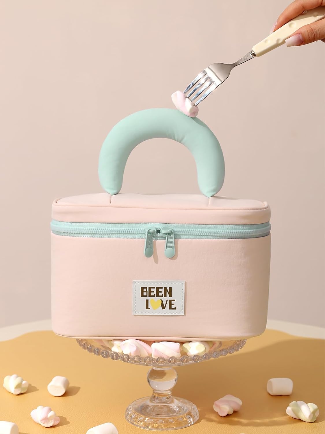 Travel Makeup Bag Cute Cosmetic Bag for Women Large Capacity Makeup Case Organizer Bag Toiletry Bag