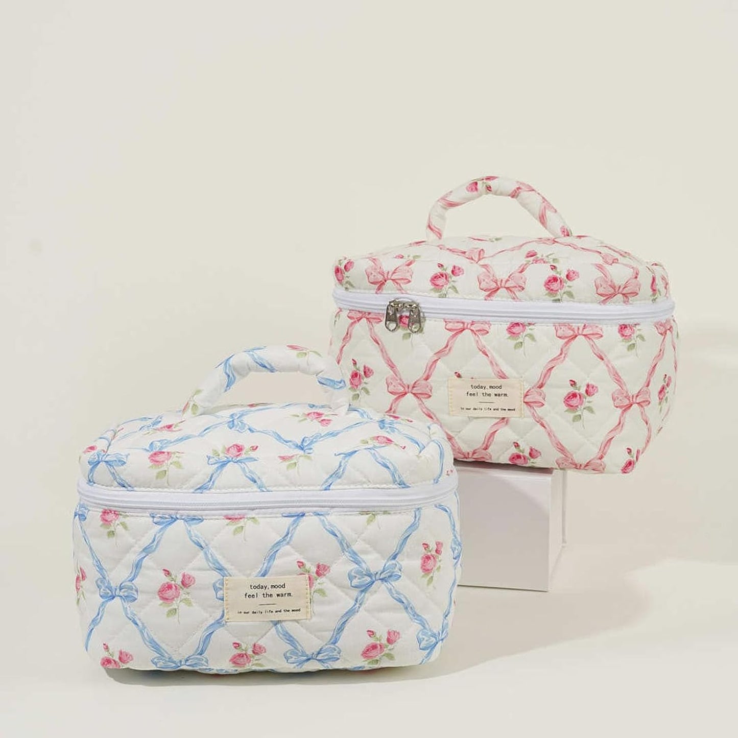 Quilted Makeup Bag, Large Makeup Bag, Cute Cosmetic Bags for Women Girls, Floral Coquette Aesthetic Patchwork Travel Toiletry Make Up Organizer Bag-Blue Bow