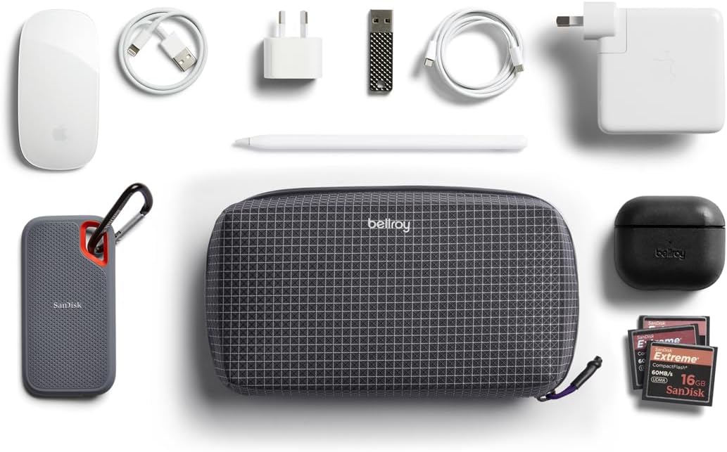 Bellroy Tech Kit (Tech Accessories Organizer Pouch, Zipper Closure Design, Stores Power Bank, Phone