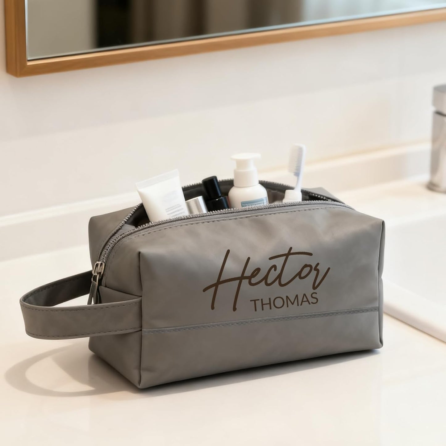 xrlsg Personalized Toiletry Bag for Men Custom Engraved Leather Toiletry Travel Bag Groomsmen Gifts