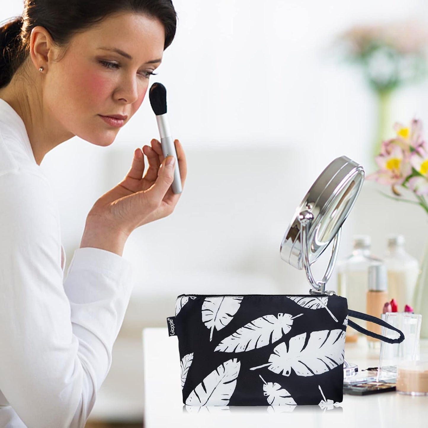 Gloppie Small Makeup Bag for Purse Compact Cosmetic Bag Zipper Make Up Pouch Purse Essentials Black White Leaves