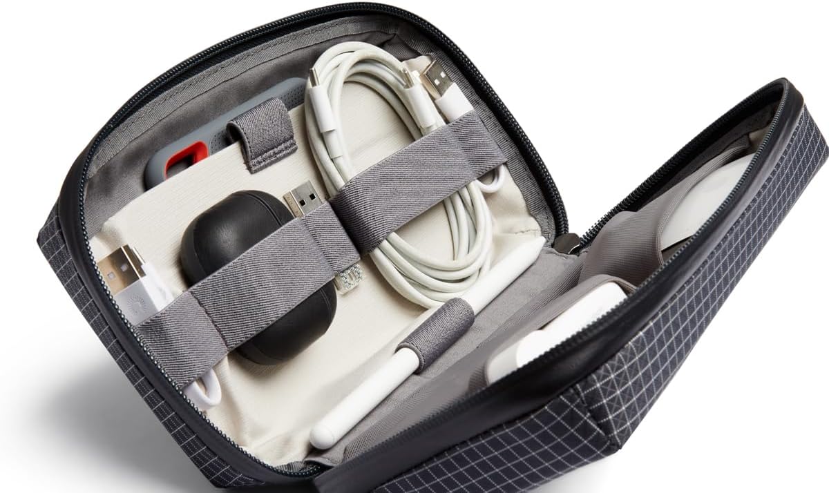 Bellroy Tech Kit (Tech Accessories Organizer Pouch, Zipper Closure Design, Stores Power Bank, Phone