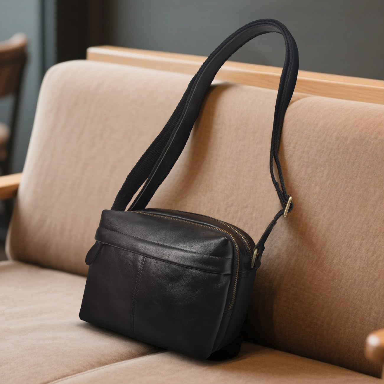 Augus Men's Leather Messenger Bag Shoulder Crossbody Backpack Bags Purse for Women Vintage