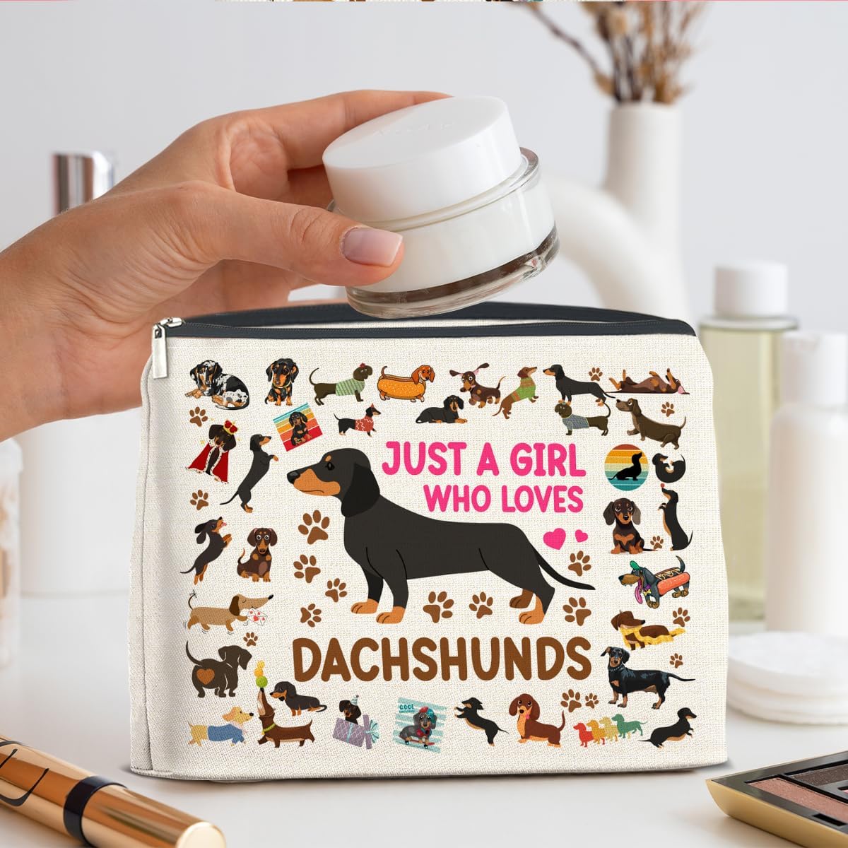 Dachshund Gifts Makeup Bag Weiner Dog Gifts for Girl Women Dog Lovers Cosmetic Bag Just a Girl Who