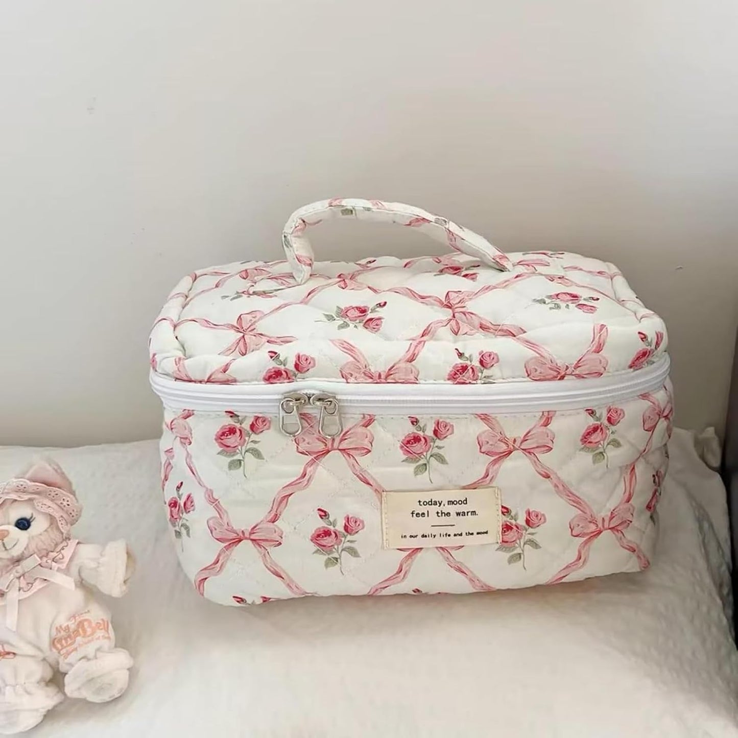 Quilted Makeup Bag, Large Makeup Bag, Cute Cosmetic Bags for Women Girls, Floral Coquette Aesthetic Patchwork Travel Toiletry Make Up Organizer Bag-Pink Bow
