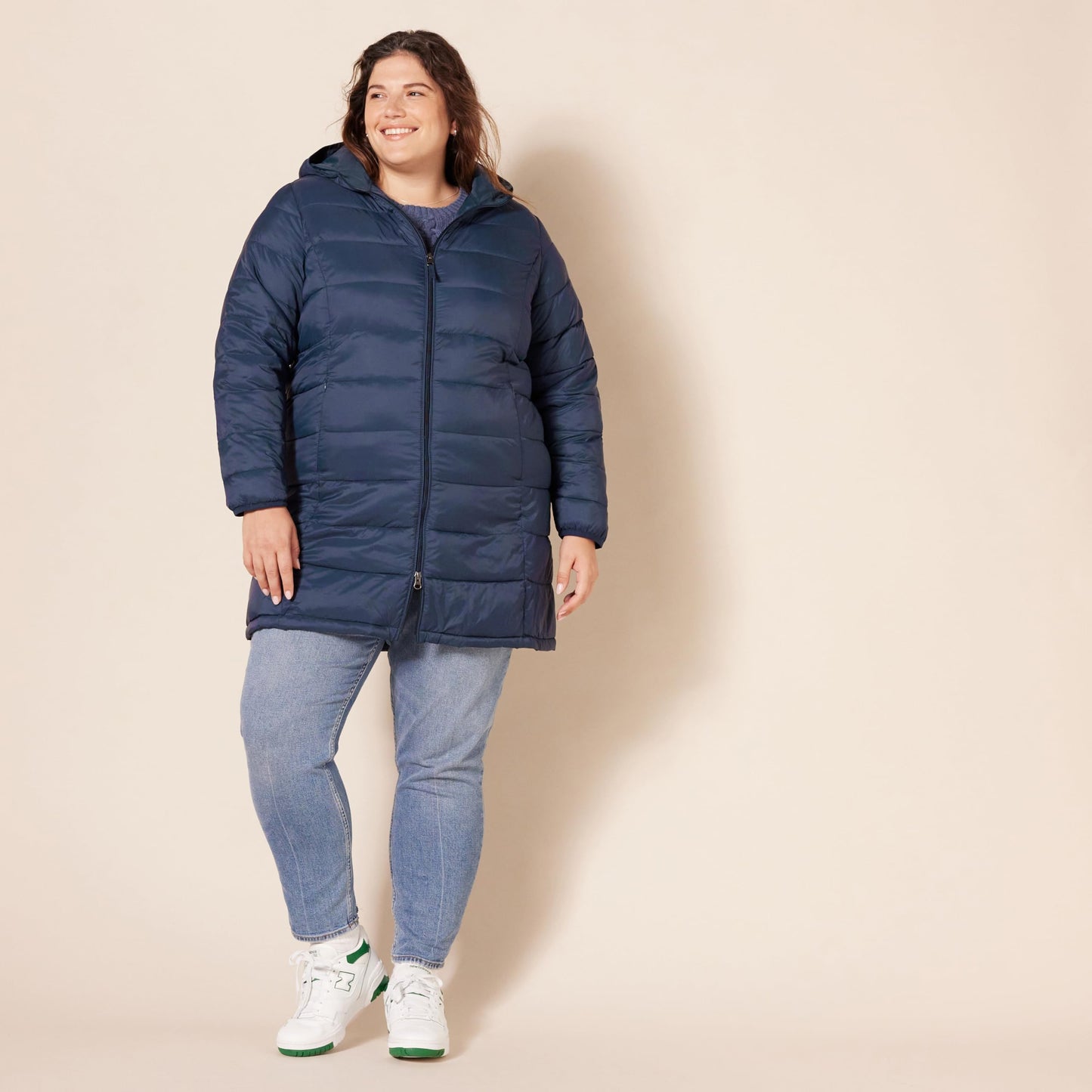 Amazon Essentials Women's Lightweight Water-Resistant Packable Puffer Coat Outerwear, -navy, Large