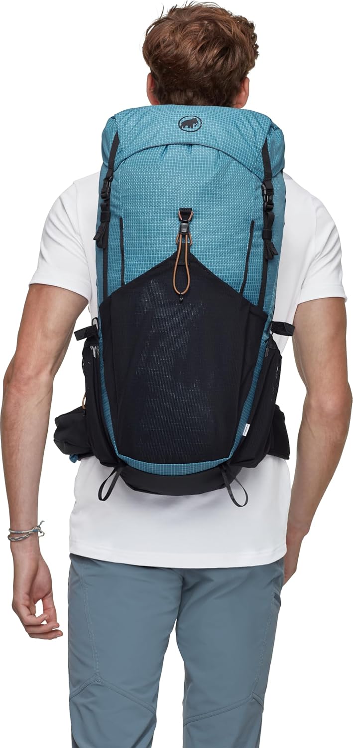 Mammut Ducan 26 – Unisex Outdoor Backpack for Hiking, Running, and Everyday Adventures, Sapphire Black, 26L