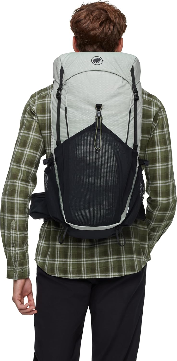 Mammut Ducan 26 – Unisex Outdoor Backpack for Hiking, Running, and Everyday Adventures, Silver Sage-Black, 26L