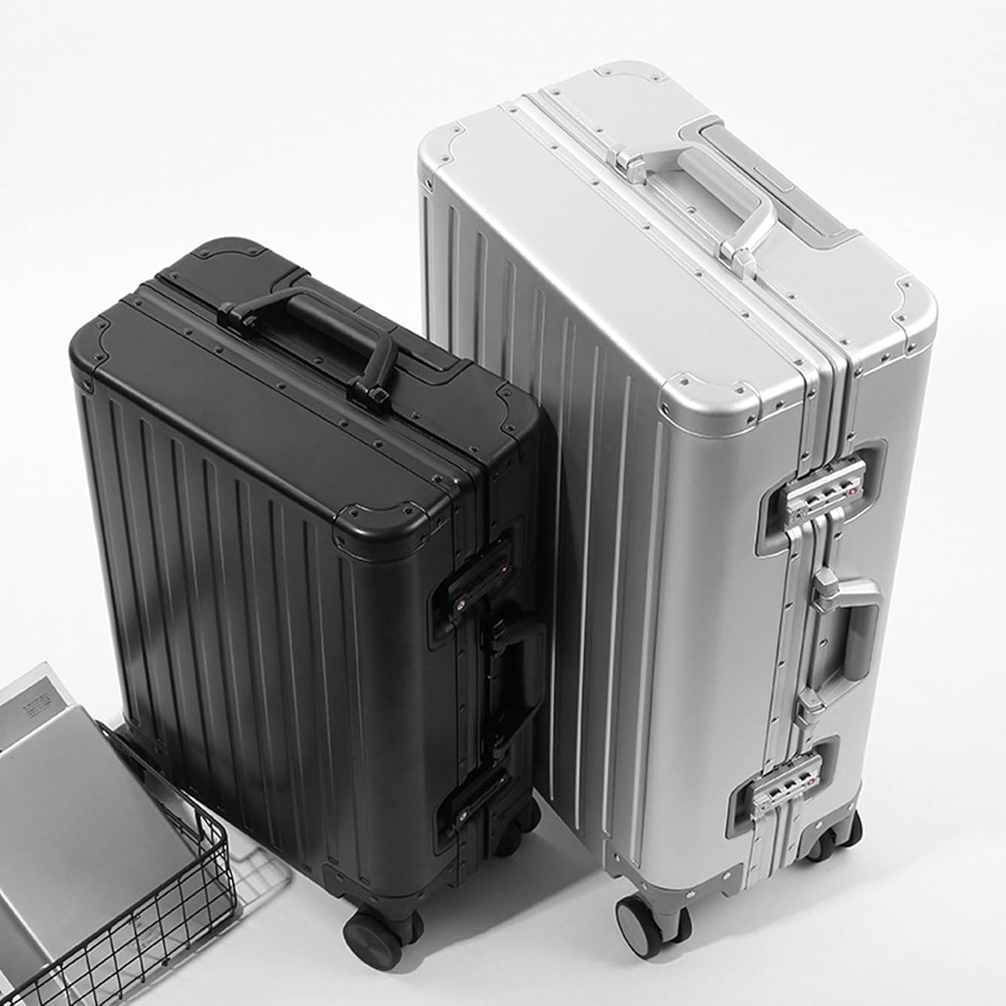 YYW All aluminum-magnesium Carry-On Luggage 20 Inch,Airline Approved Lightweight Suitcase with TSA Lock and Silent Wheels,Suitable for business travel (Black, 20in)