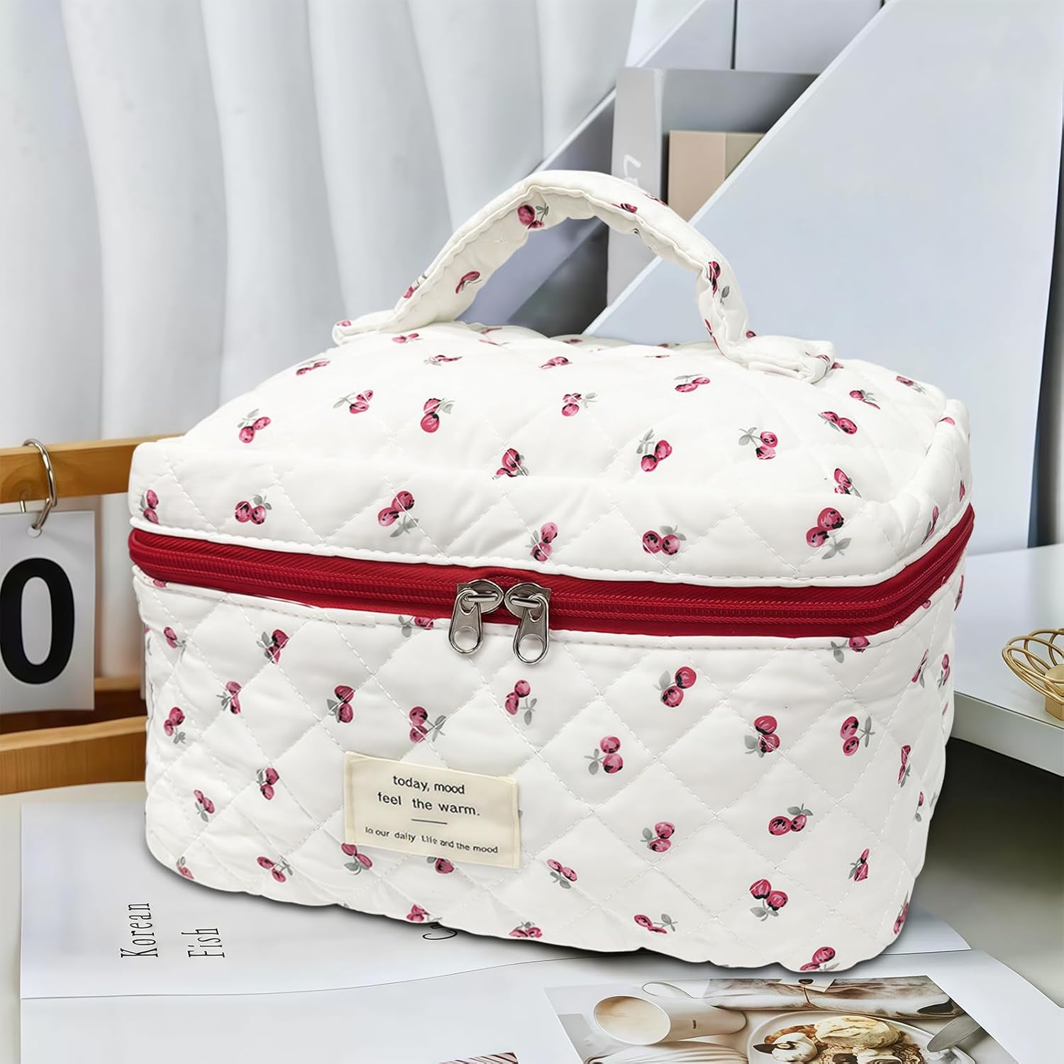 Quilted Makeup Bag, Large Capacity Travel Cosmetic Bag for Women and Girls, Aesthetic Storage for
