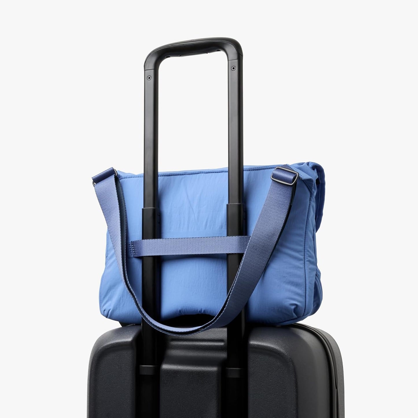 Bellroy Cinch Messenger (12 liter lightweight shoulder bag, water-resistant fabric, effortless organization) - DenimBlue