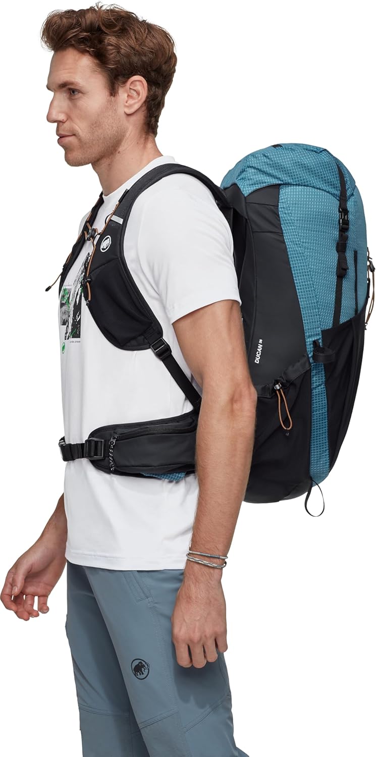 Mammut Ducan 26 – Unisex Outdoor Backpack for Hiking, Running, and Everyday Adventures, Sapphire Black, 26L