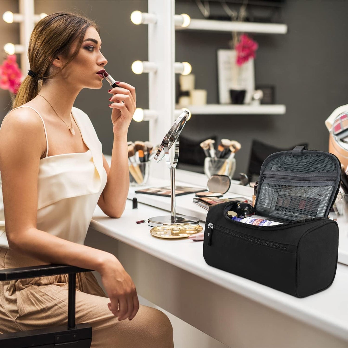 Buruis Travel Toiletry Bag for Men and Women, Hanging Toiletry Organizer Cosmetics Makeup Bag, Water-resistant Dopp Kit Shaving Bag, Small Toiletry Bag for Travel Essentials, Accessories (Black)