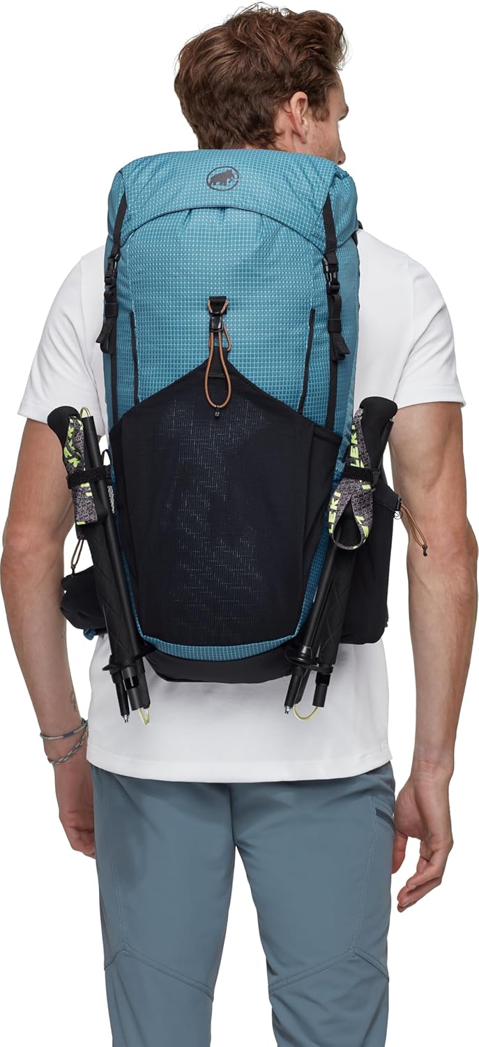 Mammut Ducan 26 – Unisex Outdoor Backpack for Hiking, Running, and Everyday Adventures, Sapphire Black, 26L