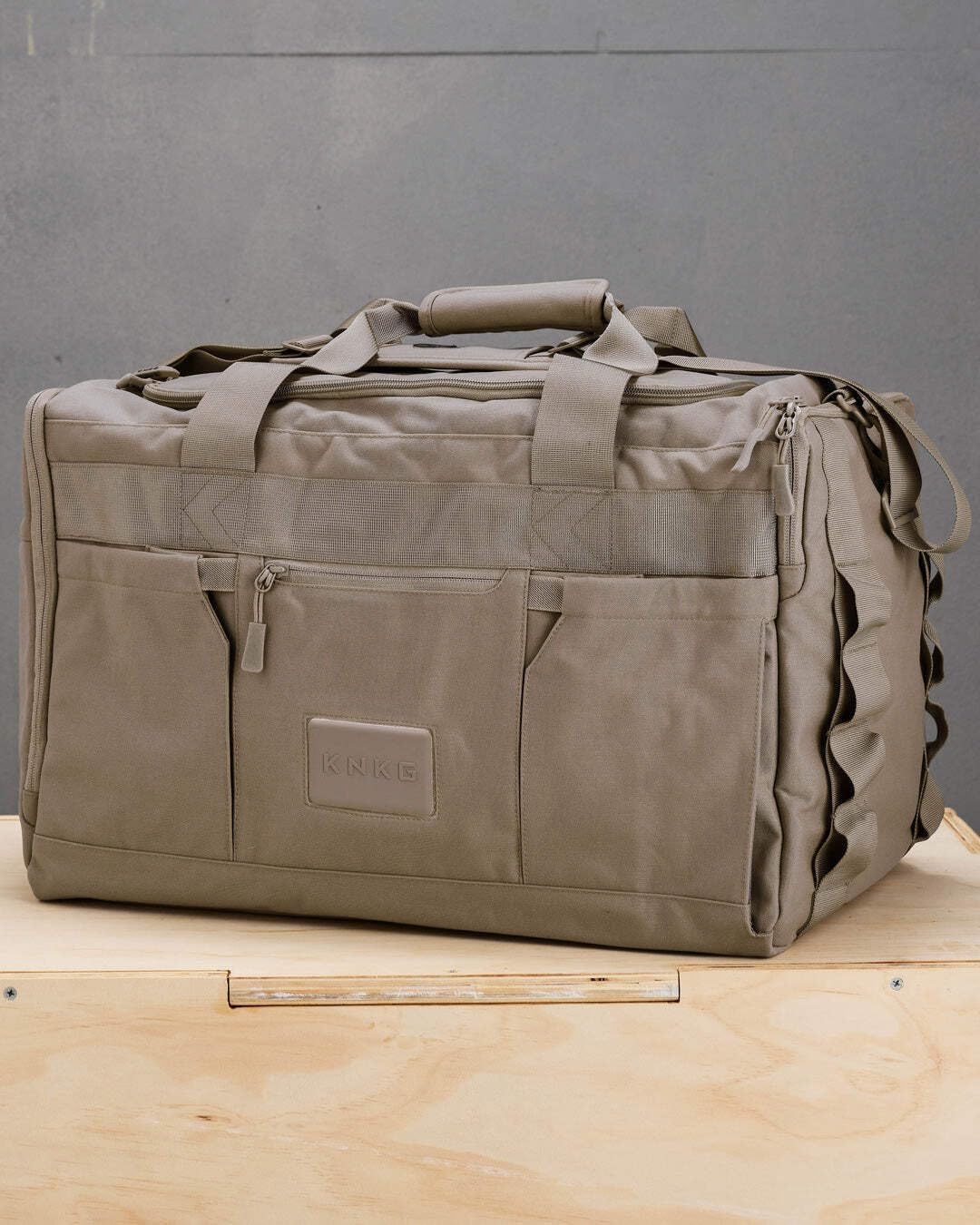 KNKG CORE Duffel Large 51L – Gym Bag with Lifting Belt Storage – Durable 500D Nylon, YKK Zippers – Natty