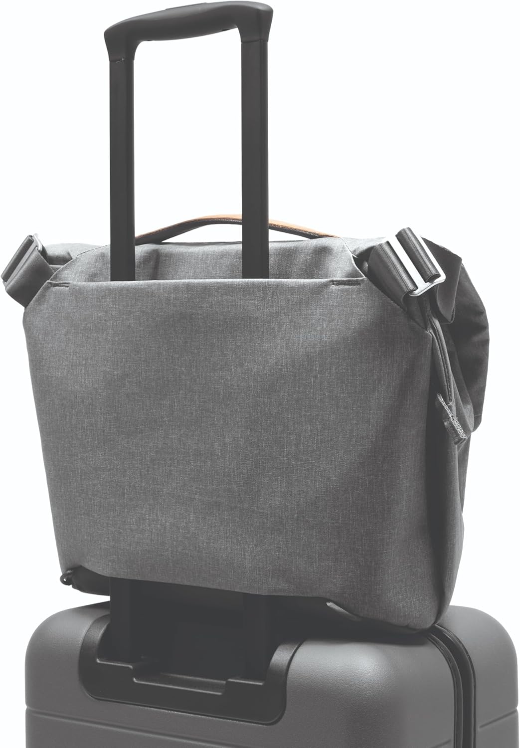 Peak Design Everyday Messenger V3 13L, Black, Weatherproof Camera and Work Bag with Laptop Sleeve