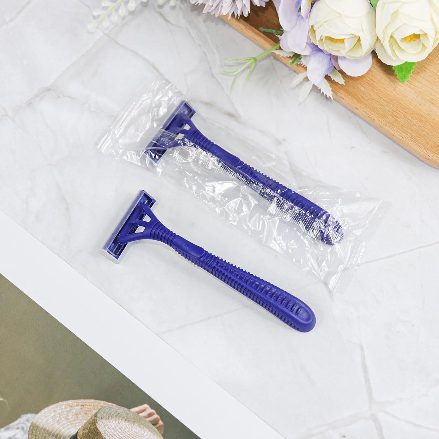 Disposable Razors, Bulk Razors With Knife Caps, Individually Packaged, Razors In Bulk Suitable For Hotels, Shelters, Homeless People, Nursing Homes, Charities, Churches (150-PACK)