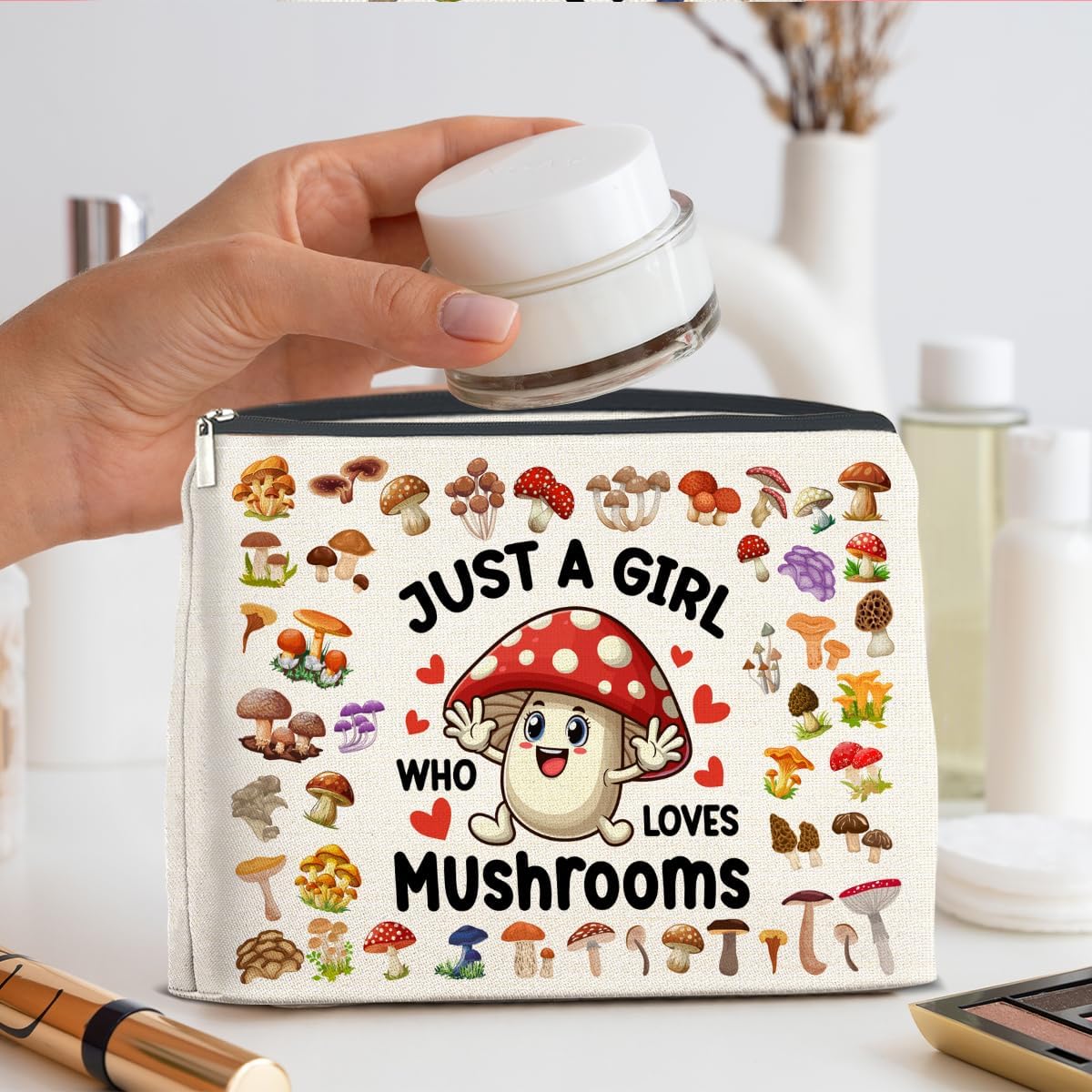 Mushroom Gifts Makeup Bag Mushroom Gifts for Women Teen Girls Sister Friend, Mushroom Lovers Gifts, Just a Girl Who Loves Mushrooms Zipper Makeup Pouch