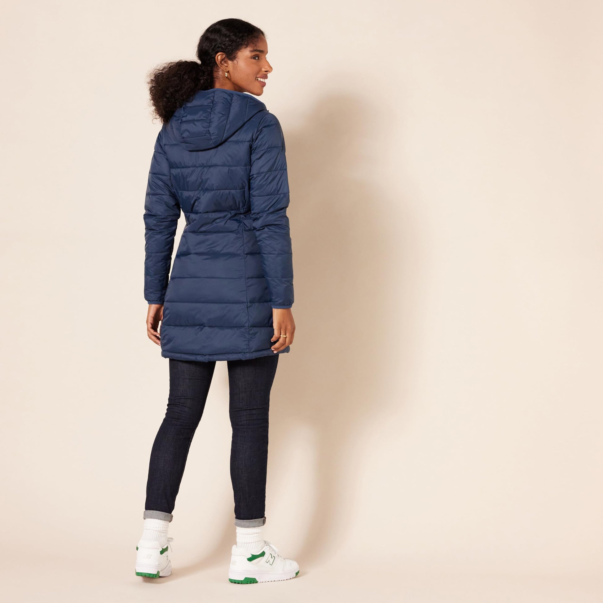 Amazon Essentials Women's Lightweight Water-Resistant Packable Puffer Coat Outerwear, -navy, Large