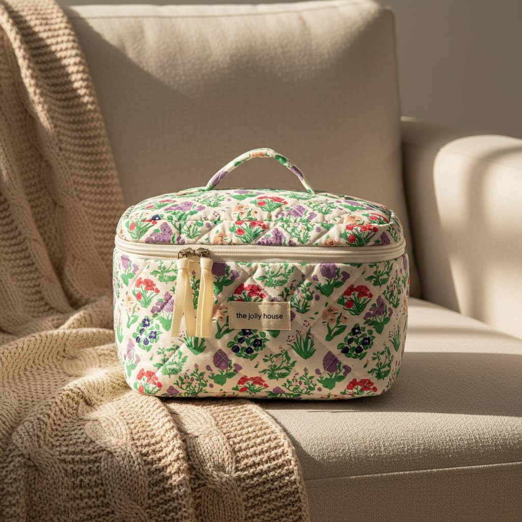 Large Travel Quilted Makeup Bag for Women Girls, Floral Cosmetic Bag, Cute Coquette Aesthetic Flowers Toiletry Organizer Bag Purple Flower