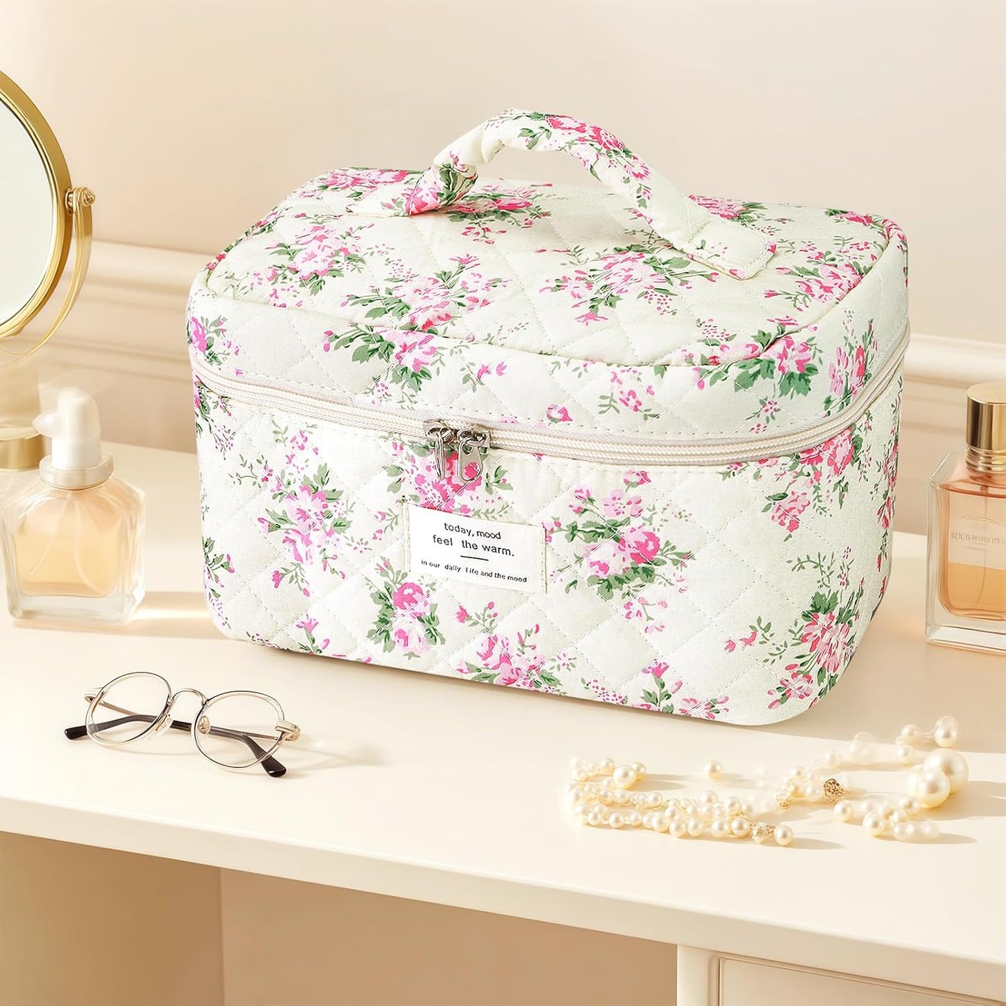 Large Travel Quilted Makeup Bag for Women, Floral Cotton Cosmetic Bag Cute Coquette Aesthetic Floral Toiletry Organizer Bag for Girls Little Pink Flower Cosmetic Zipper Storage Bag