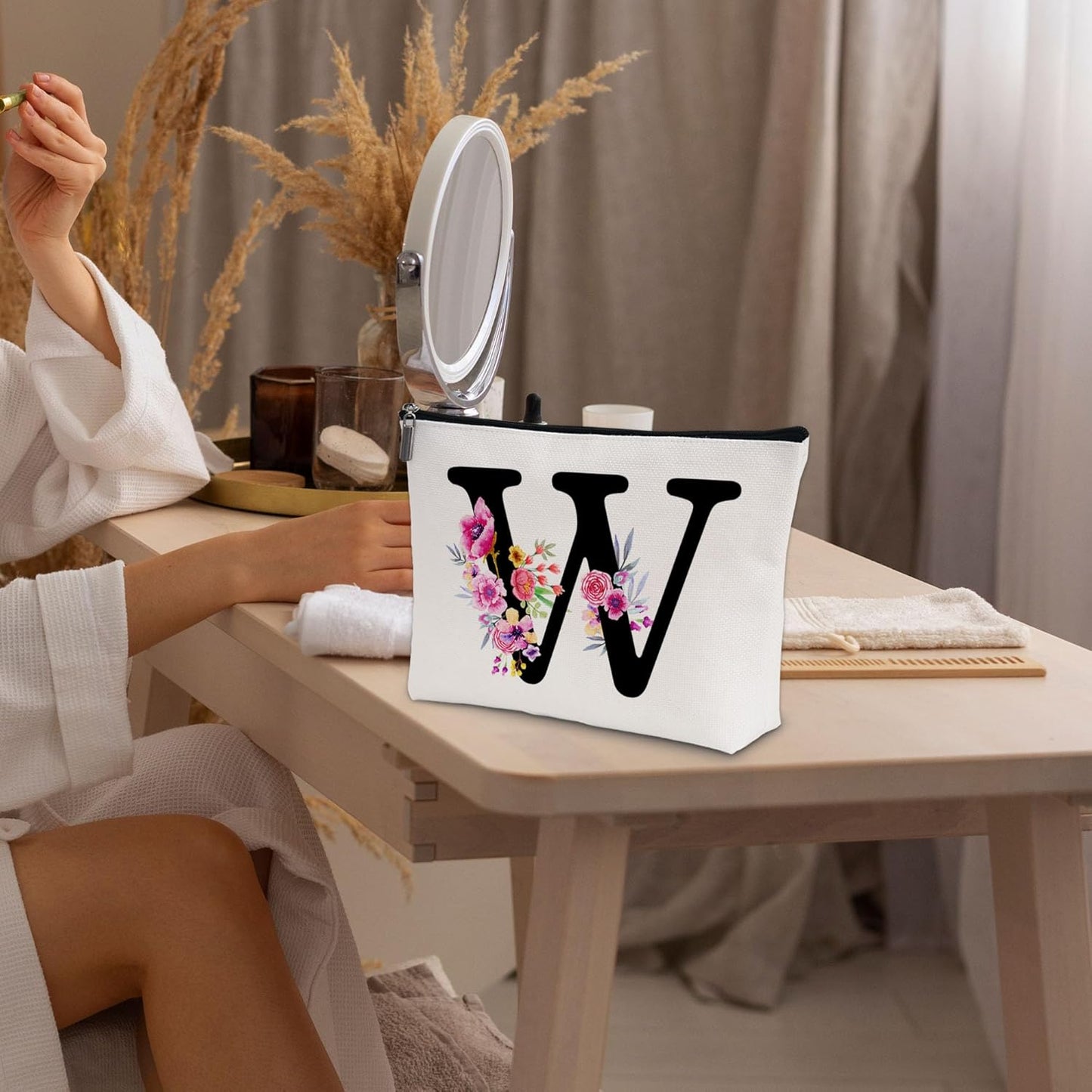 Personalized Letter W Makeup Bag for Women, Birthday Gifts for Mom, Small Zipper Pouch for Purse, Christmas Bridesmaid Friendship Gifts for Sister Daughter, Girls Weekend Gifts for Women-A23