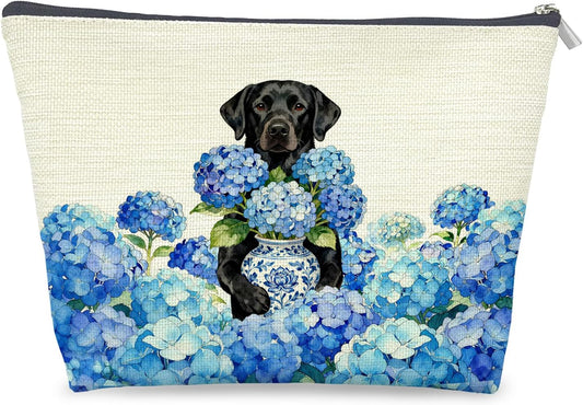 Blue Chinoiserie Hydrangea Labrador Retriever Makeup Bag Gifts for Women, Black Labrador Themed Gifts Cosmetic Bag, Grandmillennial Floral Dog Zipper Makeup Pouch Travel Toiletry Bag