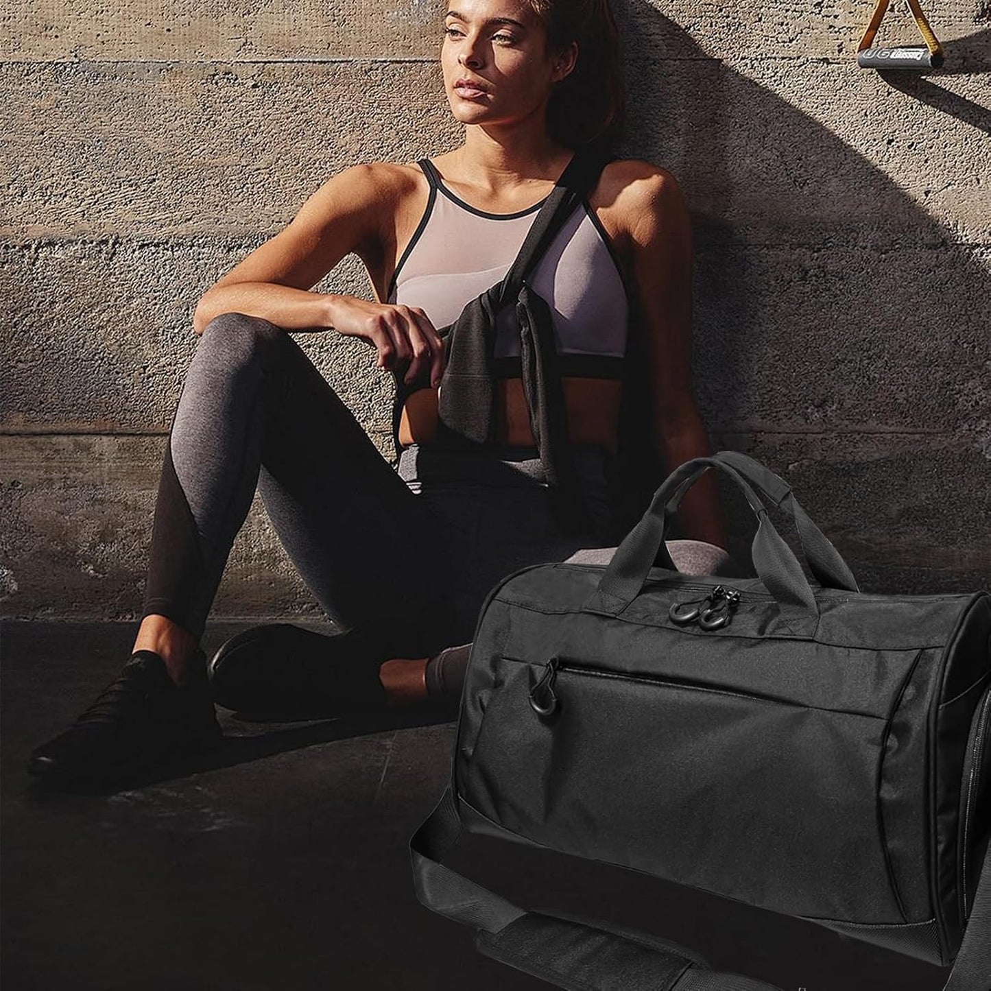 Gym Bag for Men & Women with Shoulder Strap, Shoe and Wet Compartment, Lightweight Duffle Bag, Durable Athletic Bag, Perfect for Travel, Fitness, Workout, Swimming, Yoga (Samll (19"))