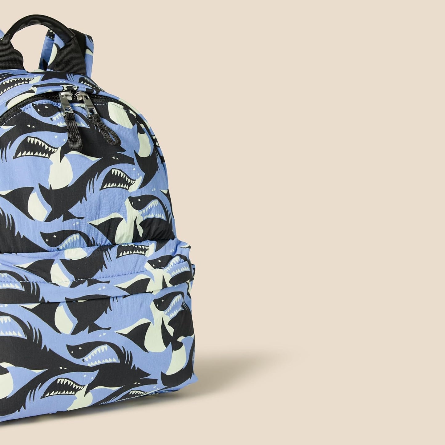 Amazon Essentials Unisex Kids' Nylon School Backpack, Light Blue Shark Waves, One Size
