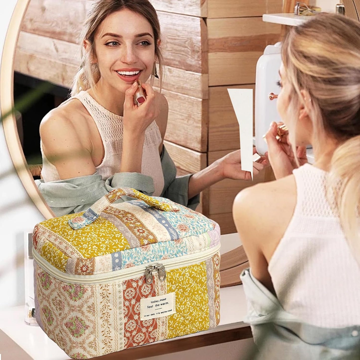 Quilted Makeup Bag, Large Makeup Bag, Cute Cosmetic Bag for Women Girls, Floral Coquette Aesthetic Patchwork Travel Toiletry Make Up Organizer Bag