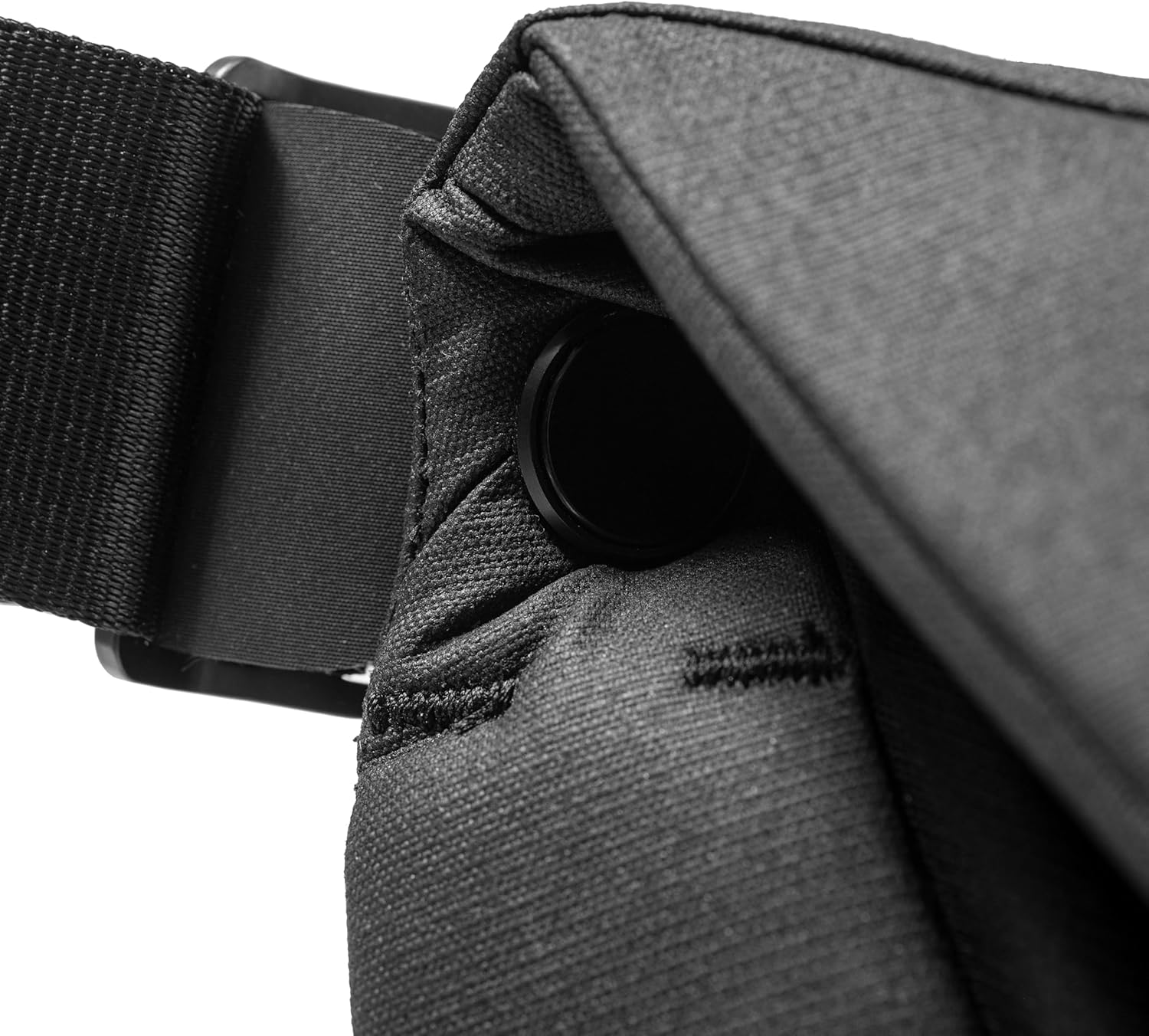 Peak Design Everyday Messenger V3 13L, Black, Weatherproof Camera and Work Bag with Laptop Sleeve