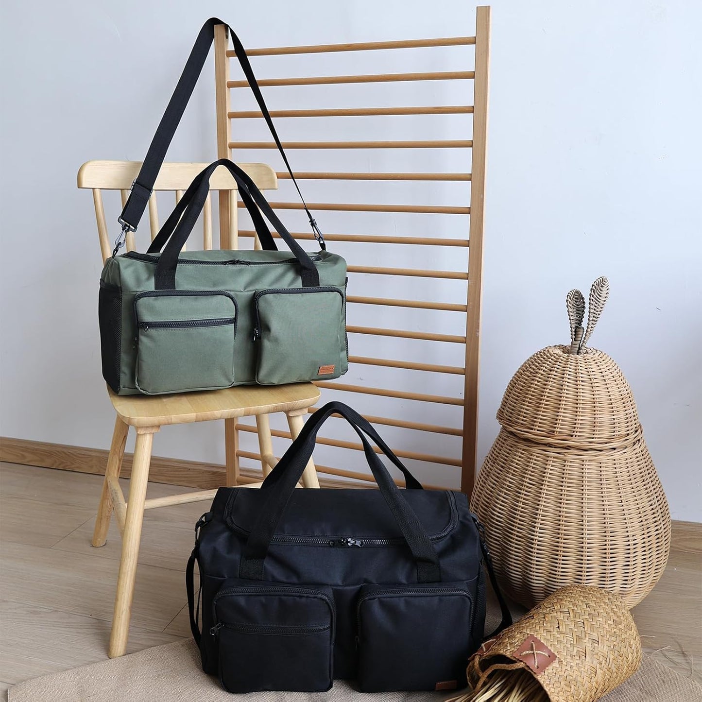 Travel Duffel Bags, Large Capacity Gym Bag for Men Women, Duffel Bag with Adjustable Strip for Travel, Airplanes, Sports(Black)