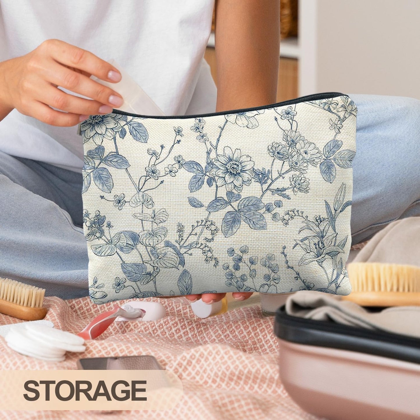 Vintage Blue Floral Makeup Bag, Chinoiserie Blue and White Floral Cosmetic Bags for Women, Retro Flower Botanical Zipper Makeup Pouch