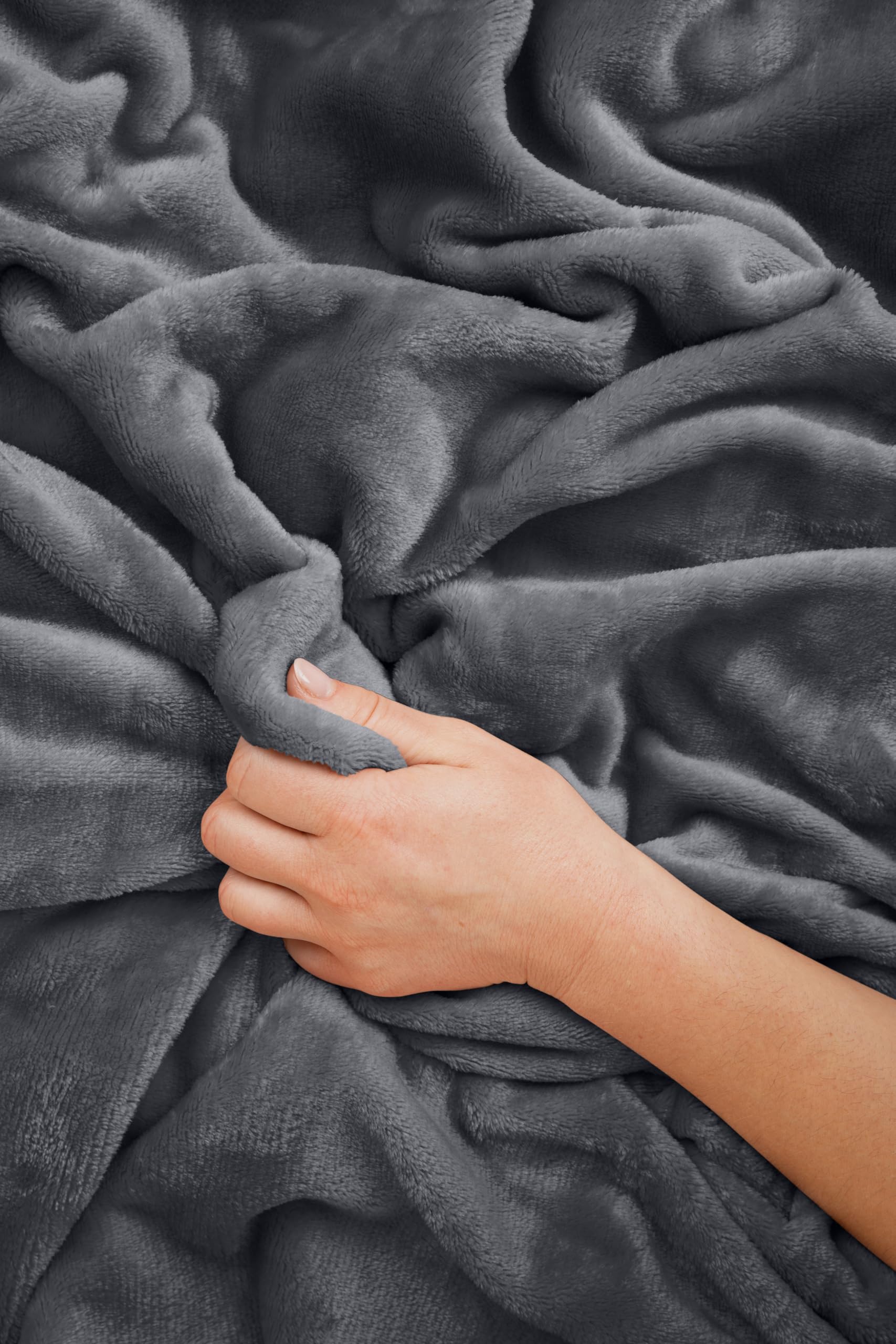 EverSnug Travel Blanket and Pillow - Premium Soft 2 in 1 Airplane Blanket with Soft Bag Pillowcase