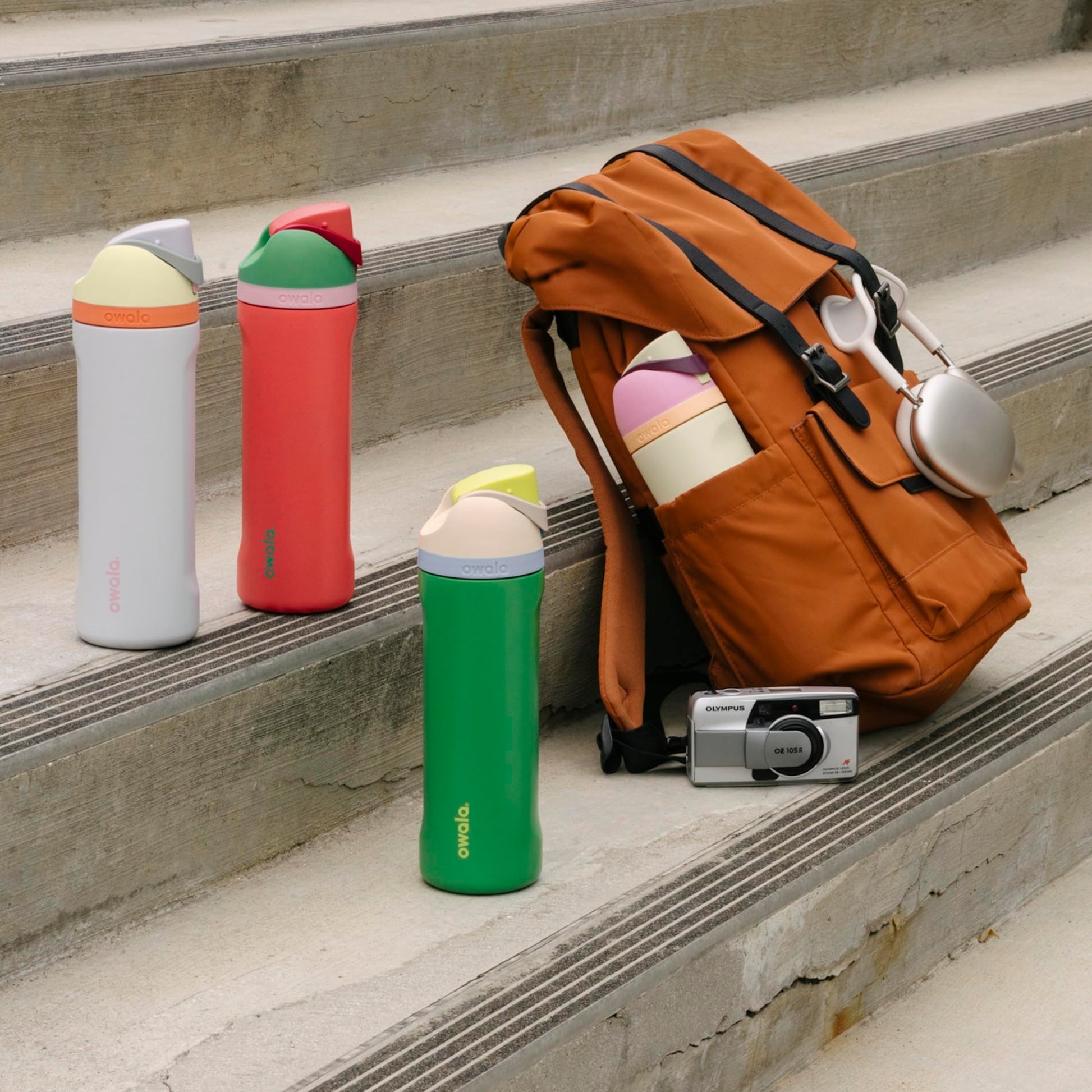 Owala FreeSip Stainless Steel Water Bottle 24 oz Denim