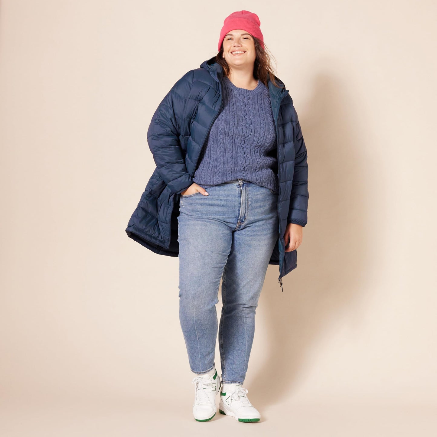 Amazon Essentials Women's Lightweight Water-Resistant Packable Puffer Coat Outerwear, -navy, Large
