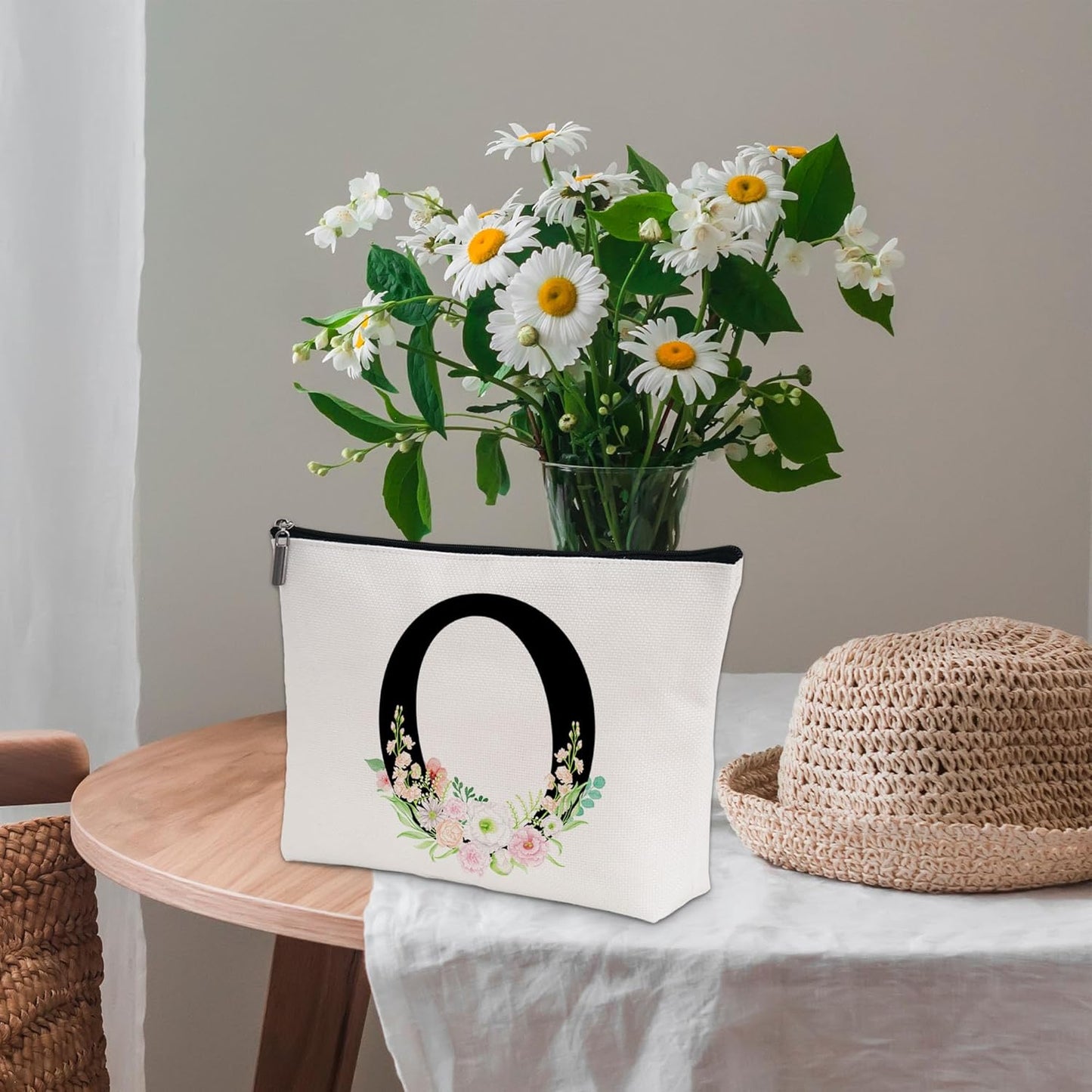 Personalized Letter O Makeup Bag for Women, Birthday Gifts for Mom, Small Zipper Pouch for Purse, Christmas Bridesmaid Friendship Gifts for Sister Daughter, Girls Weekend Gifts for Women-A15