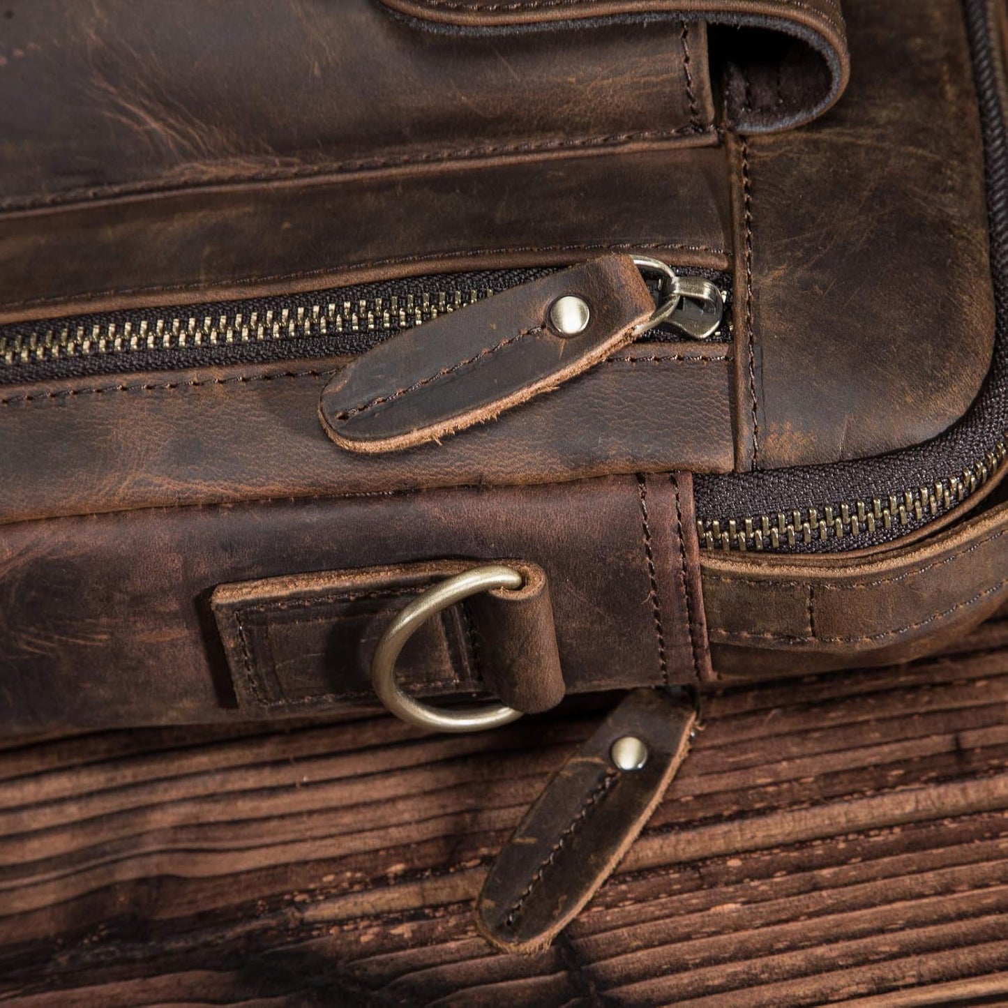 Le'aokuu Men Genuine Quality Leather Casual Small 8" Tablet Messenger Shoulder Satchel Bag 2070