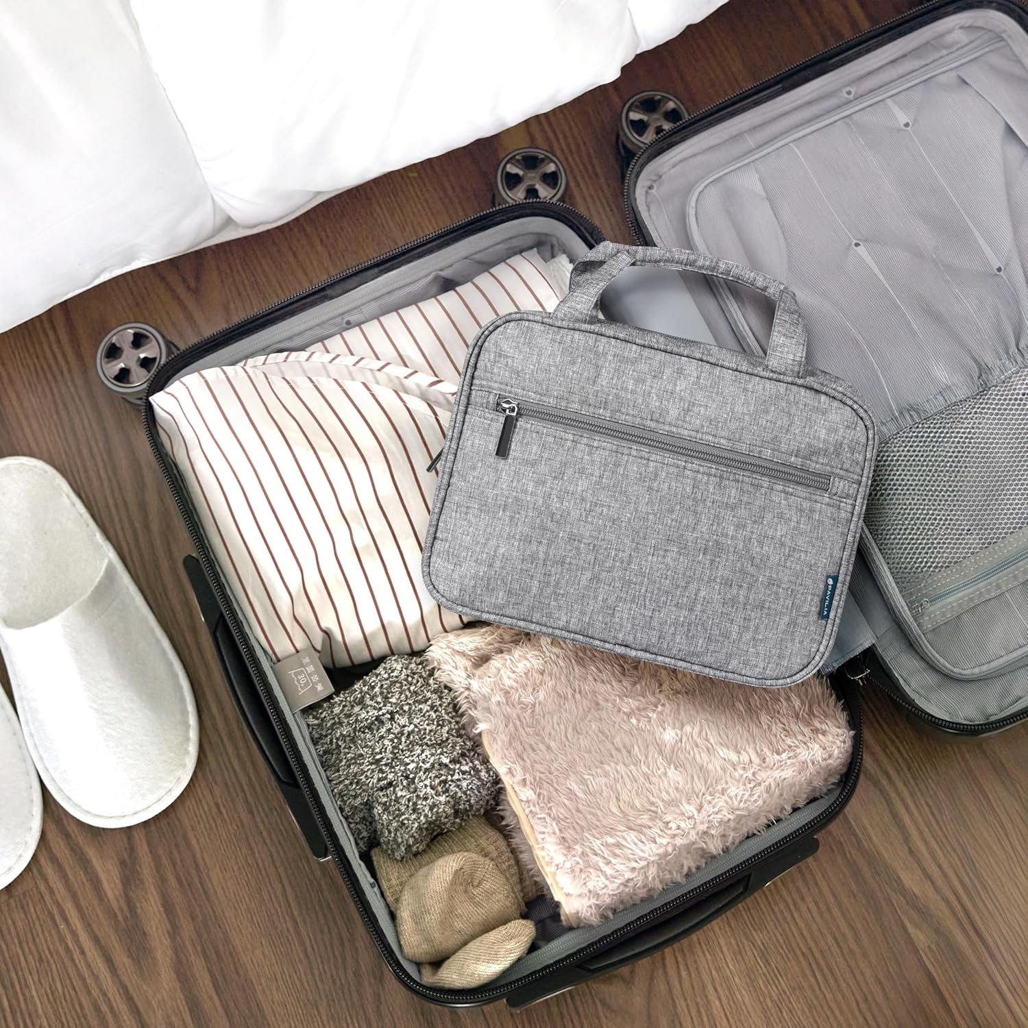 PAVILIA Hanging Toiletry Bag Travel Bag Women Men, Foldable Cosmetic Organizer, Roll up Makeup Bag