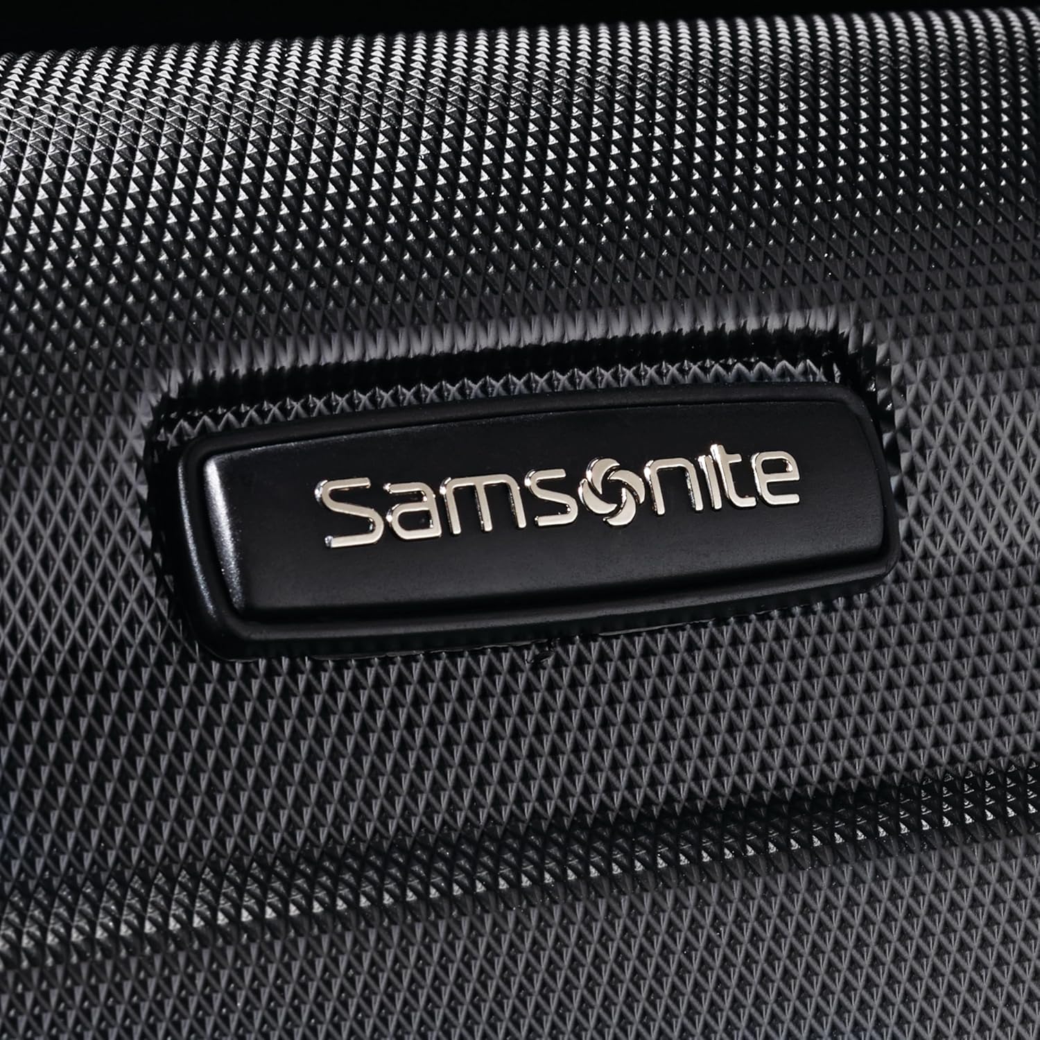 Samsonite Omni PC Hardside Expandable Luggage with Spinner Wheels, Black, Checked-Medium 24-Inch